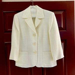Womens Kasper Suit Jacket and Skirt Set